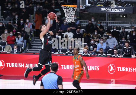 Kyle Weems (Segafredo Virtus Bologna) durante il torneo di Eurocup Segafredo Virtus Bologna Vs. Cedevita Olimpija Lubiana all'Arena Segafredo - Bologna, 16 marzo 2022 (Foto di Michele Nucci/LiveMedia/NurPhoto) Foto Stock