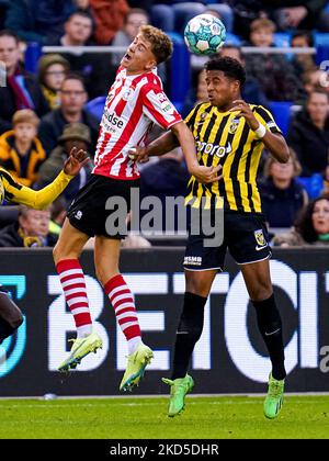 ARNHEM, PAESI BASSI - 5 NOVEMBRE: Sven Mijnans di Sparta Rotterdam, Ryan Flamingo di Vitesse durante la partita olandese di Eredivie tra Vitesse e Sparta Rotterdam al Gelredome il 5 novembre 2022 ad Arnhem, Paesi Bassi (Foto di Rene Nijhuis/Orange Pictures) Foto Stock