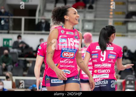 Haleigh Washington (Igor Gorgonzola Novara) durante il Volley Serie Italiana A1 incontro femminile Delta Despar Trentino vs Igor Gorgonzola Novara il 19 marzo 2022 alla pala Trento di Trento (Photo by Chiara Riolfo/LiveMedia/NurPhoto) Foto Stock