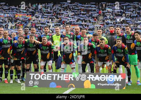 Entrambe le squadre durante la partita tra RCD Espanyol e RCD Mallorca, corrispondente alla settimana 29 della Liga Santander, giocata allo stadio RCDE di Barcellona il 20th marzo 2022. (Foto di Joan Valls/Urbanandsport /NurPhoto) Foto Stock