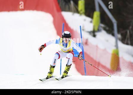 Lo sciatore alpino svizzero Simone Wild, medaglia d'oro di questa disciplina, in gara alle finali europee della Coppa FIS di Slalom gigante femminile, il 20 marzo 2022 a Soldeu, Andorra. (Foto di Joan Cros/NurPhoto) Foto Stock
