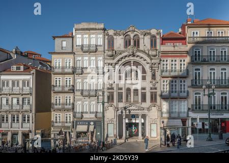 Almeida Garrett Square edifici - Porto, Portogallo Foto Stock