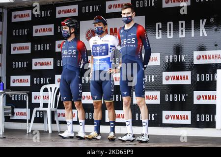 Richard Carapaz, Jonathan Castroviejo e Carlos Rodriguez di INEOS Grenadiers durante il 101th volta Ciclista a Catalunya 2022, fase 7 da Barcellona a Barcellona. Il 27 marzo 2022 a Barcellona, Spagna. (Foto di Xavier Bonilla/NurPhoto) Foto Stock