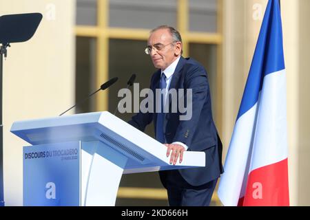 L'ex parlamentare francese Marion Marechal ha tenuto un discorso durante un rally di campagna dell'estrema destra francese Reconnete! Presidente del partito e candidato alla presidenza Eric Zemmour sulla piazza del Trocadero a Parigi il 27 marzo 2022. Gli elettori francesi si dirigano ai sondaggi nell'aprile 2022 per le elezioni presidenziali. (Foto di Michel Stoupak/NurPhoto) Foto Stock