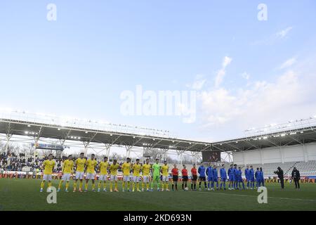 Romania U21: CLAUDIU Petrila, Alexandru Caimpanu, Andrei Marginean, Victor Dican, Ianis Stoica, Andreas Dumitrescu, Ricardo Farcas, Tudor Telcean, Jovan Markovic, Mihai Popa, Vladimir Screciu e Finlandia U21: Viljami Sinisalo, Taneli Hamalainen, Robin Tihi, Oliver Antman, Anssi Suhonen, Terry Alblade, Naatan Skytta, Adam Marhiev, Ville Koski, Matias Rale, Julius Tauriainen in azione durante la partita internazionale amichevole tra Romania U21 e Finlandia U21 allo Stadionul Arcul de Triumf il 25 marzo 2022 a Bucarest, Romania. (Foto di Alex Nicodim/NurPhoto) Foto Stock