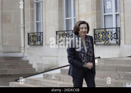 Il Ministro della Difesa francese Firenze Parly arriva a Palazzo Elysee per la cerimonia in onore dei medalisti olimpici e paraolimpici francesi dei Giochi olimpici e paraolimpici Pechino 2022 - 29 marzo 2022, Parigi (Foto di Daniel Pier/NurPhoto) Foto Stock