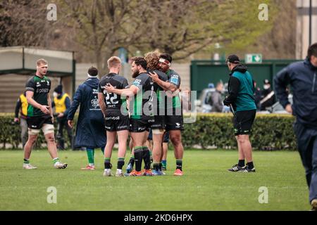 La felicità del Connacht per la vittoria durante la partita del Campionato Unito di Rugby Benetton Rugby vs Connacht Rugby il 02 aprile 2022 allo stadio Monigo di Treviso (Foto di Mattia Radoni/LiveMedia/NurPhoto) Foto Stock