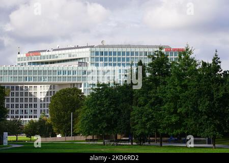 Alto edificio di 13 piani, con uffici di 61 metri, della rivista tedesca Der Spiegel di Amburgo. Foto Stock