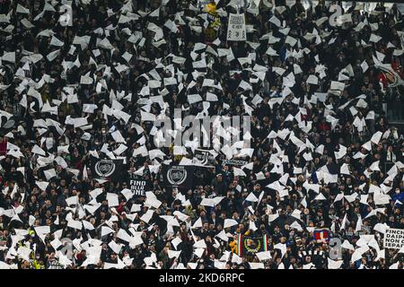 Il pubblico - tornato allo stadio al 100% dopo più di due anni dall'inizio della pandemia del covid-19 - durante la partita tra Juventus FC e FC Internazionale Milano il 03 aprile 2022 allo Stadio Allianz di Torino. Risultati finali: 0-1. (Foto di Massimiliano Ferraro/NurPhoto) Foto Stock