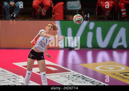 Federica Squarcini di Bosca San Bernardo Cuneo durante la Serie Volley A1 incontro femminile tra Bosca S.Bernardo Cuneo e UYBA Volley il 2 2022 aprile presso la pala Ubi Banca di Cuneo (Foto di Alberto Gandolfo/NurPhoto) Foto Stock