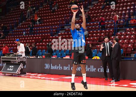 Milano, Italia. 03rd Nov 2022. Italia, Milano, 3 2022 novembre: Guerschon Yabusele (Real Madrid forward) scatti durante il warm up circa EA7 Emporio Armani Milano vs Real Madrid, Eurolega 2022-2023 round6 (Foto di Fabrizio Andrea Bertani/Pacific Press) Credit: Pacific Press Media Production Corp./Alamy Live News Foto Stock