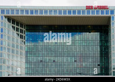 Alto edificio di 13 piani, con uffici di 61 metri, della rivista tedesca Der Spiegel di Amburgo. Foto Stock