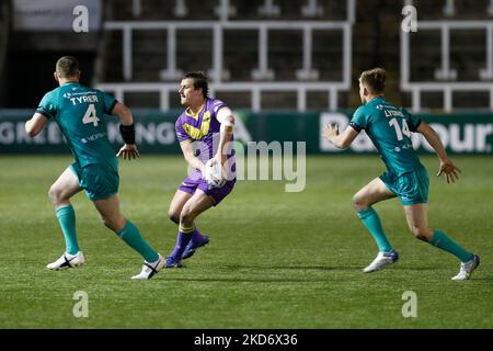 Craig Mullen di Newcastle Thunder cerca supporto durante la partita del campionato TRA Newcastle Thunder e Widnes Vikings a Kingston Park, Newcastle, lunedì 4th aprile 2022. (Foto di Chris Lishman/MI News/NurPhoto) Foto Stock