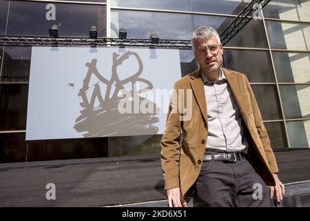 Il premiato giornalista americano Alec MacGillis presenta il 5 2022 aprile a Barcellona, Catalogna, Spagna, "Fulfillment: America in the Shadow of Amazon" (Foto di Albert Llop/NurPhoto) Foto Stock