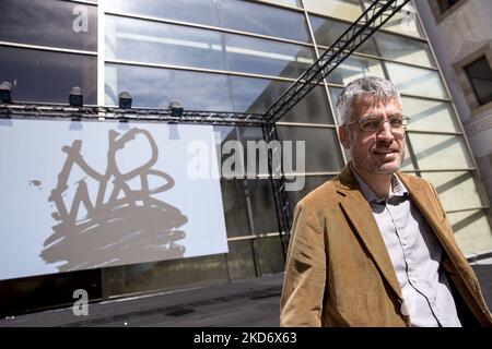 Il premiato giornalista americano Alec MacGillis presenta il 5 2022 aprile a Barcellona, Catalogna, Spagna, "Fulfillment: America in the Shadow of Amazon" (Foto di Albert Llop/NurPhoto) Foto Stock