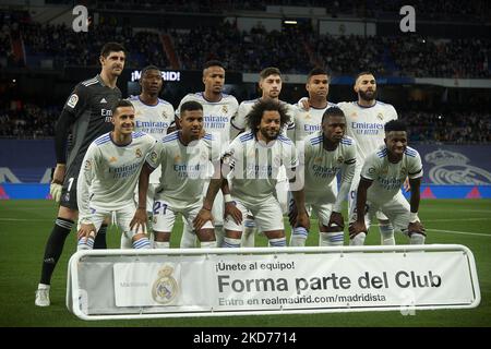 Line up Real Madrid (R-L) Thibaut Courtois, David Alaba, Eder Militao, Federico Valverde, Casemiro, Karim Benzema, Lucas Vazquez, Rodrygo, Marcelo, Eduardo Camavinga, Vinicius Junior uring la Liga Santander partita tra Real Madrid CF e Getafe CF a Estadio Santiago Bernabeu il 09 aprile 2022 a Madrid, Spagna. (Foto di Jose Breton/Pics Action/NurPhoto) Foto Stock