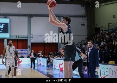 Filippo Gallo (Vanoli Cremona) durante il Campionato Italiano di Basket Serie Vanoli Basket Cremona vs Bertram Derthona Tortona il 10 aprile 2022 al PalaRadi di Cremona (Photo by Matteo Casoni/LiveMedia/NurPhoto) Foto Stock