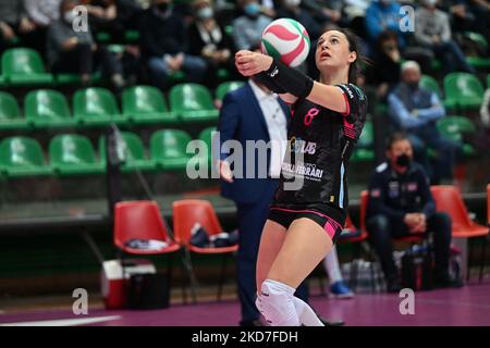 Fersino Eleonora (Igor Gorgonzola Novara) durante il Volley Serie Italiana A1 partita femminile Gioca - Bosca S. Bernardo Cuneo vs Igor Gorgonzola Novara il 12 aprile 2022 al Palazzo dello Sport di Cuneo (Foto di Danilo Vigo/LiveMedia/NurPhoto) Foto Stock