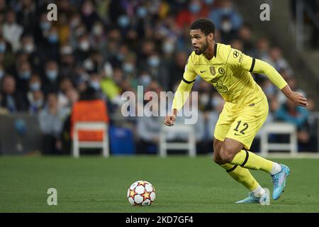 Ruben Loftus-guancia di Chelsea durante la finale di UEFA Champions League Quarter, seconda tappa tra il Real Madrid e il Chelsea FC all'Estadio Santiago Bernabeu il 12 aprile 2022 a Madrid, Spagna. (Foto di Jose Breton/Pics Action/NurPhoto) Foto Stock