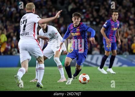 Gavi durante la partita tra il FC Barcelona e l'Eintracht Frankfurt, corrispondente alla prima tappa della finale di quarti della UEFA Europa League, giocata allo stadio Camp Nou, a Barcellona, il 14th aprile 2022. -- (Foto di Urbanandsport/NurPhoto) Foto Stock