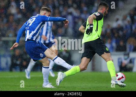 Il futuro spagnolo di Porto toni Martinez segna un gol durante la Semifinale della Coppa Portoghese tra il FC Porto e lo Sporting CP allo Stadio Dragao il 21 aprile 2022 a Porto, Portogallo. (Foto di Paulo Oliveira / NurPhoto) Foto Stock