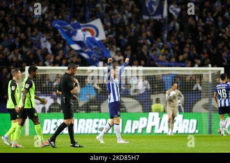 Il forward spagnolo di Porto toni Martinez festeggia dopo aver segnato un gol durante la Semifinale della Coppa Portoghese tra il FC Porto e lo Sporting CP allo Stadio Dragao il 21 aprile 2022 a Porto, in Portogallo. (Foto di Paulo Oliveira / NurPhoto) Foto Stock