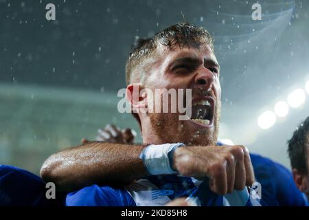 Il forward spagnolo di Porto toni Martinez festeggia dopo aver segnato un gol durante la Semifinale della Coppa Portoghese tra il FC Porto e lo Sporting CP allo Stadio Dragao il 21 aprile 2022 a Porto, in Portogallo. (Foto di Paulo Oliveira / NurPhoto) Foto Stock