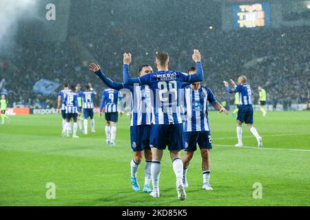 Il forward spagnolo di Porto toni Martinez festeggia dopo aver segnato un gol durante la Semifinale della Coppa Portoghese tra il FC Porto e lo Sporting CP allo Stadio Dragao il 21 aprile 2022 a Porto, in Portogallo. (Foto di Paulo Oliveira / NurPhoto) Foto Stock