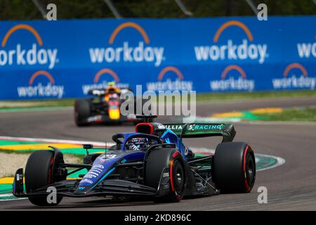 Alexander Albon (IND) Williams FW44 durante il Campionato di Formula 1 Formula 1 Rolex Emilia Romagna Grand Prix 2022, 4rd° round del Campionato del mondo FIA Formula uno 2022 Free Practises e Sprint Race il 23 aprile 2022 sul circuito Enzo e Dino Ferrari di Imola (Foto di Alessio De Marco/LiveMedia/NurPhoto) Foto Stock