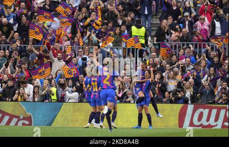 Jennifer Hermoso del FC Barcelona festeggia il terzo goal durante il FC Barcelona contro la VFL Wolfsburg, semifinale della UEFA Champions League al Nou Camp, Barcellona, Spagna, il 22 aprile 2022. (Foto di Ulrik Pedersen/NurPhoto) Foto Stock