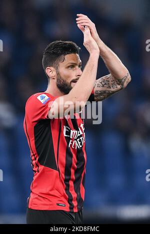 Olivier Giroud di AC Milan gesta durante la Serie Un match tra SS Lazio e AC Milan allo Stadio Olimpico di Roma il 24 aprile 2022. (Foto di Giuseppe Maffia/NurPhoto) Foto Stock