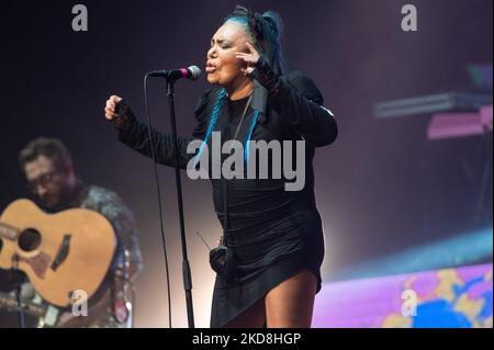 Loredana Berte in diretta al Teatro Creberg durante il concerto musicale della cantante italiana Loredana Berte in Manifesto Tour 2022 il 26 aprile 2022 al Teatro Creberg di Bergamo (Photo by Silvia Colombo/LiveMedia/NurPhoto) Foto Stock