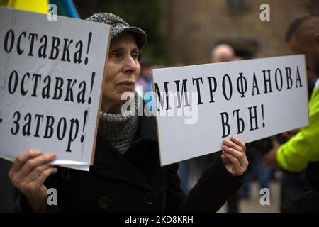 Marzo a sostegno dell'Ucraina a Sofia (Bulgaria) il 28 aprile 2022. Le principali richieste della popolazione sono che la Bulgaria invii aiuti militari in Ucraina. (Foto di Hristo Vladev/NurPhoto) Foto Stock