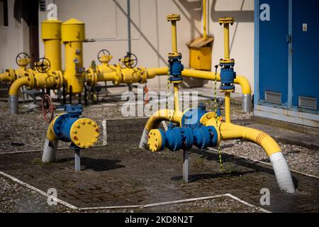 Un impianto a gas è raffigurato in una stazione Gaz-System a Karczew, fuori Varsavia, Polonia il 28 aprile 2022 (Foto di Mateusz Wlodarczyk/NurPhoto) Foto Stock