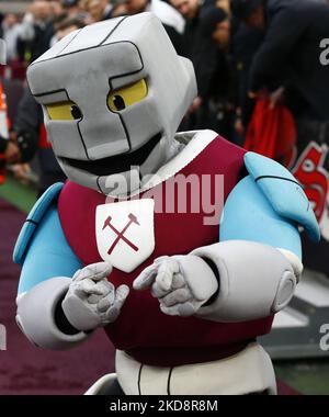 Prima del calcio d'inizio della semi-finale 1st di Europe League tra West Ham United e Eintracht Francoforte al London Stadium , Londra, Regno Unito 28th aprile , 2022 (Photo by Action Foto Sport/NurPhoto) Foto Stock