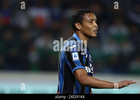 Luis Muriel (Atalanta BC) gesti durante la serie di calcio italiano A match Atalanta BC vs US Salernitana il 02 maggio 2022 allo Stadio Gewiss di Bergamo (Foto di Francesco Scaccianoce/LiveMedia/NurPhoto) Foto Stock