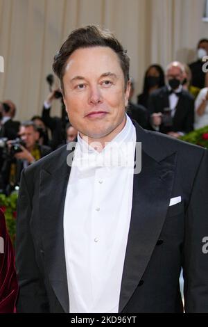 NEW YORK, NEW YORK - 02 MAGGIO: Elon Muskpartecipa al 2022° Met Gala che celebra il "in America: Un'antologia della moda" al Metropolitan Museum of Art il 02 maggio 2022 a New York City. (Foto di John Nacion/NurPhoto) Foto Stock