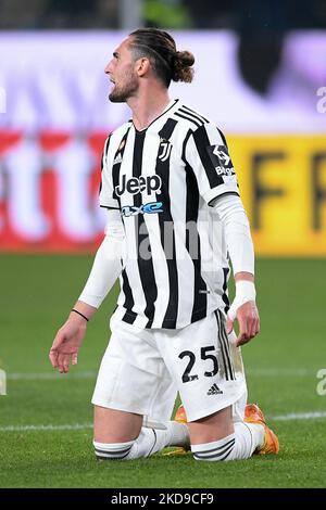 Adrien Rabiot del FC Juventus sembra sconsolato durante la Serie A match tra Genova CFC e FC Juventus il 6 maggio 2022 a Genova, Italia. (Foto di Giuseppe Maffia/NurPhoto) Foto Stock