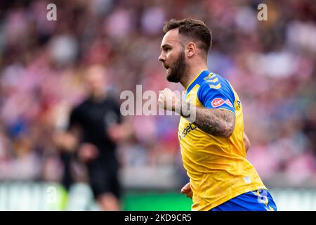 Adam Armstrong di Southampton gesta durante la partita della Premier League tra Brentford e Southampton al Brentford Community Stadium di Brentford sabato 7th maggio 2022. (Foto di Federico Maranesi /MI News/NurPhoto) Foto Stock