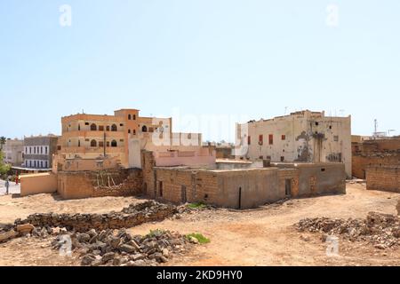 Vista costiera dall'altopiano di Taqah vicino a Salalah, Dhofar, Sultanato dell'Oman Foto Stock