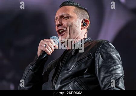 Francesco 'Kekko' Silvestre - Moda durante il Concerto musicale moda - BuonFortuna Tour del 09 maggio 2022 all'Arena di Verona (Foto di Roberto Tommasini/LiveMedia/NurPhoto) Foto Stock