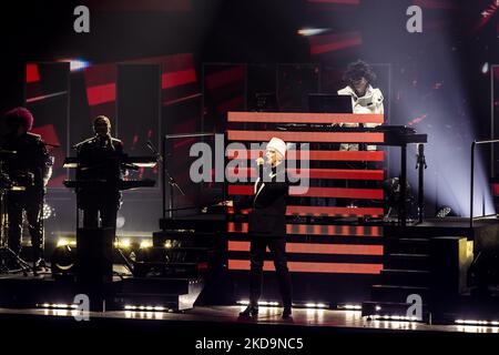 PET Shop i ragazzi suonano dal vivo al Teatro degli Arcimboldi il 10 maggio 2022 a Milano. (Foto di Roberto Finizio/NurPhoto) Foto Stock