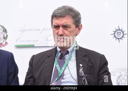 Marco Marsilio Presidente della Regione Abruzzo alla 1st edizione di “verso Sud” organizzata dalla Casa europea - Ambrosetti a Sorrento, Napoli, Italia il 14 maggio 2022. (Foto di Franco Romano/NurPhoto) Foto Stock