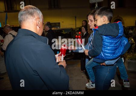 Associazioni di volontariato, durante la marcia per la pace in Ucraina per fermare la guerra tra Russia e Ucraina. A Rieti, Italia, il 13 maggio 2022. (Foto di Riccardo Fabi/NurPhoto) Foto Stock