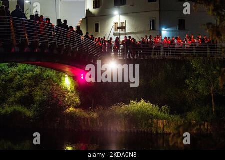 Associazioni di volontariato, durante la marcia per la pace in Ucraina per fermare la guerra tra Russia e Ucraina. A Rieti, Italia, il 13 maggio 2022. (Foto di Riccardo Fabi/NurPhoto) Foto Stock