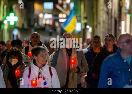 Associazioni di volontariato, durante la marcia per la pace in Ucraina per fermare la guerra tra Russia e Ucraina. A Rieti, Italia, il 13 maggio 2022. (Foto di Riccardo Fabi/NurPhoto) Foto Stock