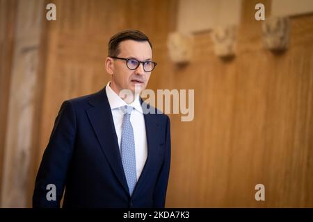 Il primo ministro polacco Mateusz Morawiecki alla Cancelleria di Varsavia, Polonia il 17 maggio 2022 (Foto di Mateusz Wlodarczyk/NurPhoto) Foto Stock