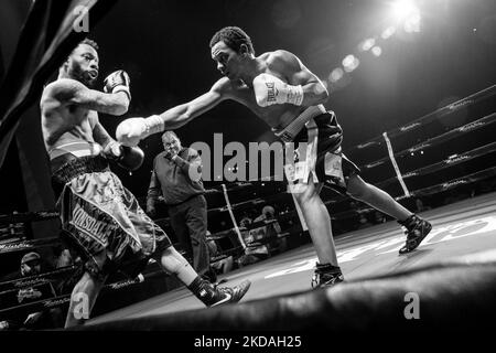 Ramon Guevara (11-25-2; Repubblica Dominicana per mezzo di Grand Rapids, MI) sconfisse LaQuan Lewis (7-14-1; Brooklyn, NY) in un incontro di 4 round, con pesi saldanti al Motor City Casino and Hotel di Detroit, MI, il 13 maggio 2022. (Foto di Adam J. Dewey/NurPhoto) Foto Stock