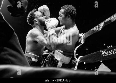 Ramon Guevara (11-25-2; Repubblica Dominicana per mezzo di Grand Rapids, MI) sconfisse LaQuan Lewis (7-14-1; Brooklyn, NY) in un incontro di 4 round, con pesi saldanti al Motor City Casino and Hotel di Detroit, MI, il 13 maggio 2022. (Foto di Adam J. Dewey/NurPhoto) Foto Stock