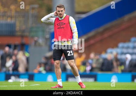 Danny Ward (25) di Huddersfield Town si scalda durante la partita del campionato Sky Bet tra Blackburn Rovers e Huddersfield Town a Ewood Park, Blackburn sabato 5th novembre 2022. (Credit: Mike Morese | MI News) Credit: MI News & Sport /Alamy Live News Foto Stock